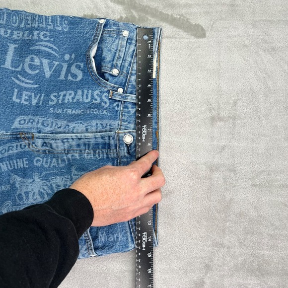 Levis 501 Jeans Women 28x28 Blue Graphic Print Straight Button Fly Western Denim - Picture 11 of 15